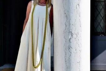Houston-raised artist Rachel Lee Hovnanian B.F.A., Studio Art, 1982 creates waves at Venice Biennale 2022