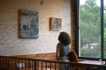 Molly Bartell B.A., Art History, 2022 curates Cafe Medicis first art show