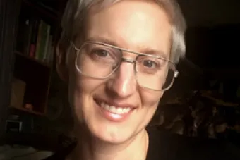An image of artist Leah Dyjak