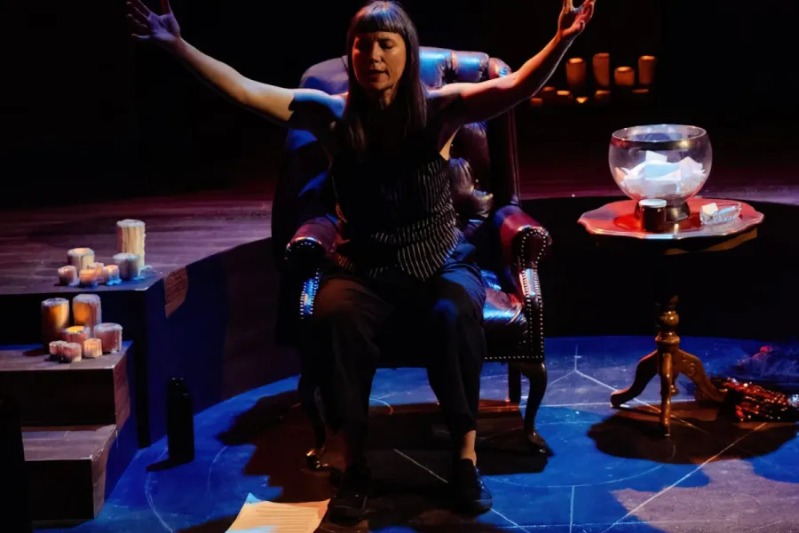 Katie Bender: Instructions for a Séance